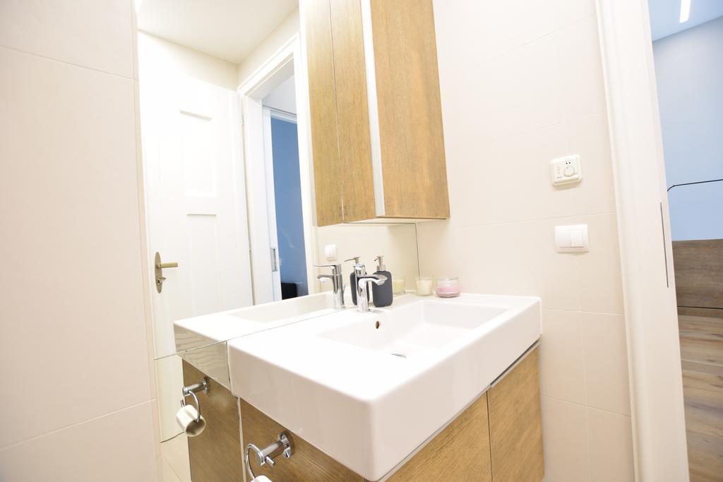 Luxury Apartment By Hi5 - Szervita Suite Budapest Exteriör bild