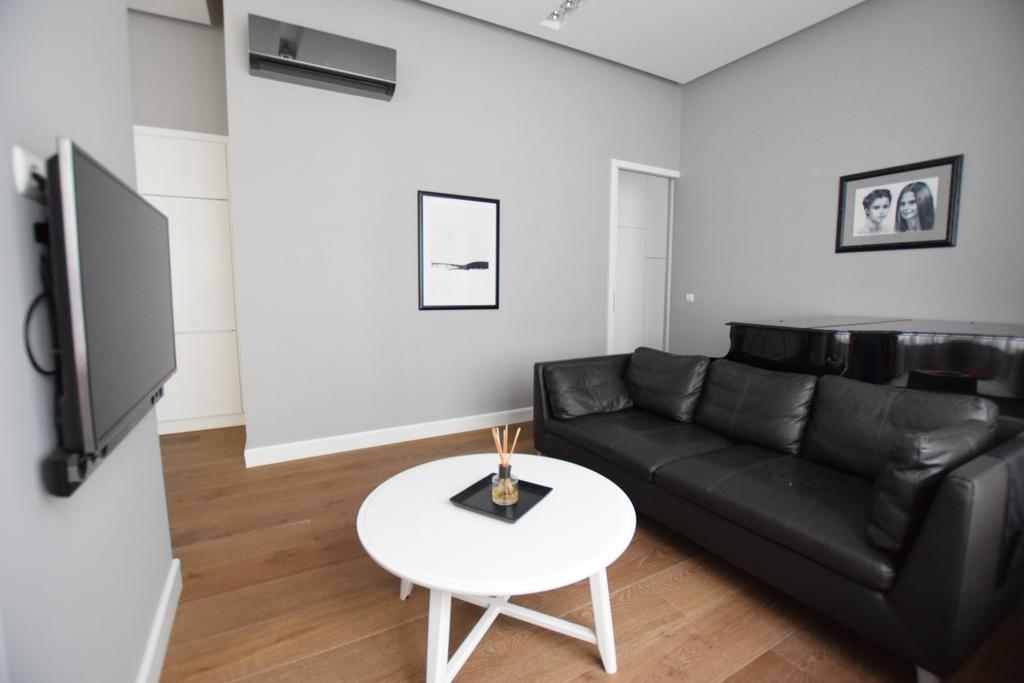 Luxury Apartment By Hi5 - Szervita Suite Budapest Exteriör bild