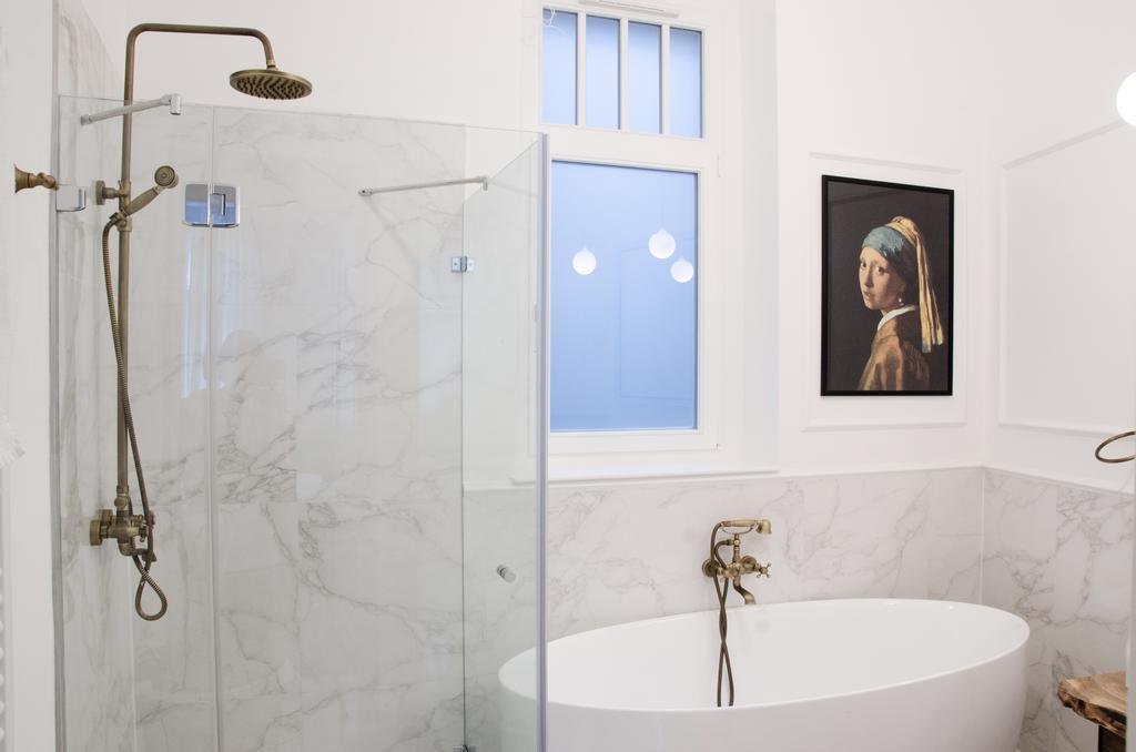 Luxury Apartment By Hi5 - Szervita Suite Budapest Exteriör bild