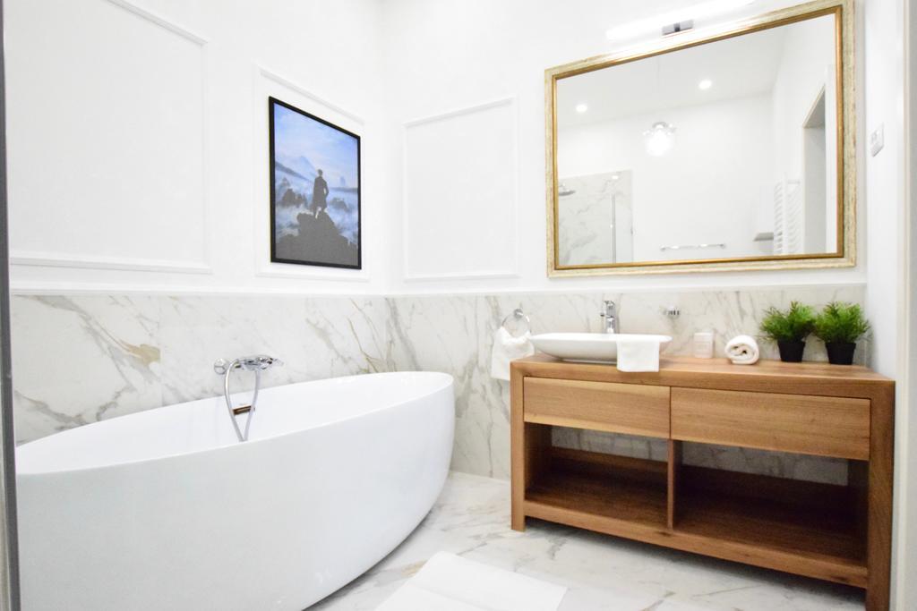 Luxury Apartment By Hi5 - Szervita Suite Budapest Exteriör bild
