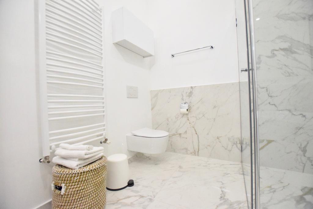 Luxury Apartment By Hi5 - Szervita Suite Budapest Exteriör bild