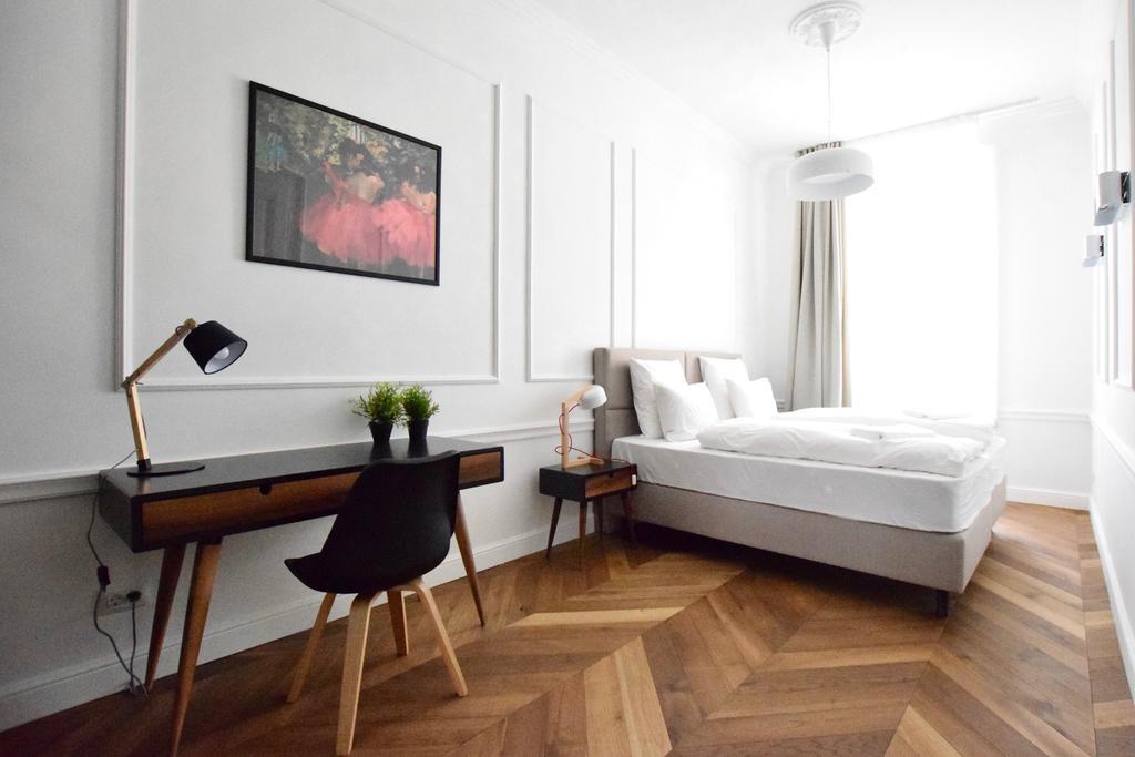 Luxury Apartment By Hi5 - Szervita Suite Budapest Exteriör bild