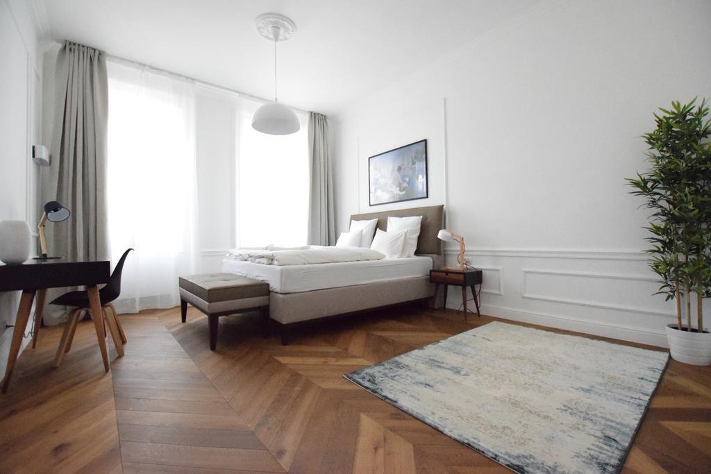 Luxury Apartment By Hi5 - Szervita Suite Budapest Exteriör bild