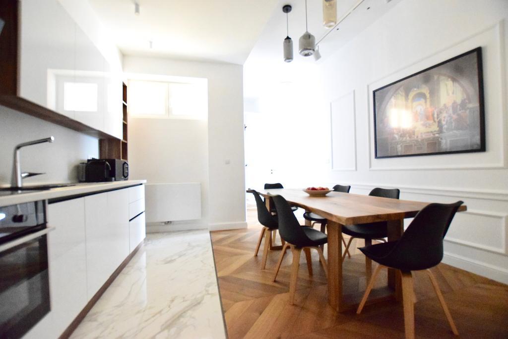 Luxury Apartment By Hi5 - Szervita Suite Budapest Exteriör bild