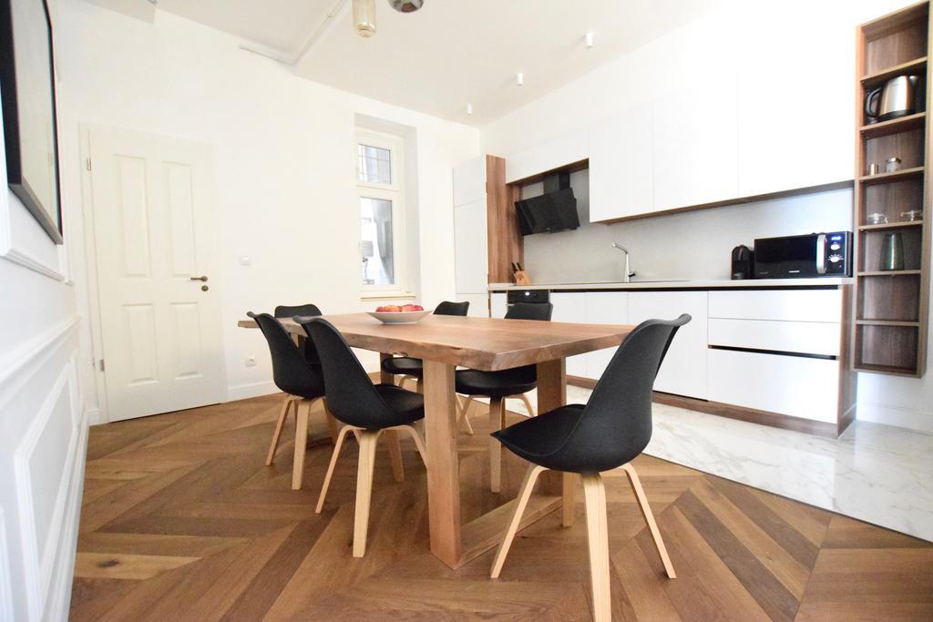 Luxury Apartment By Hi5 - Szervita Suite Budapest Exteriör bild
