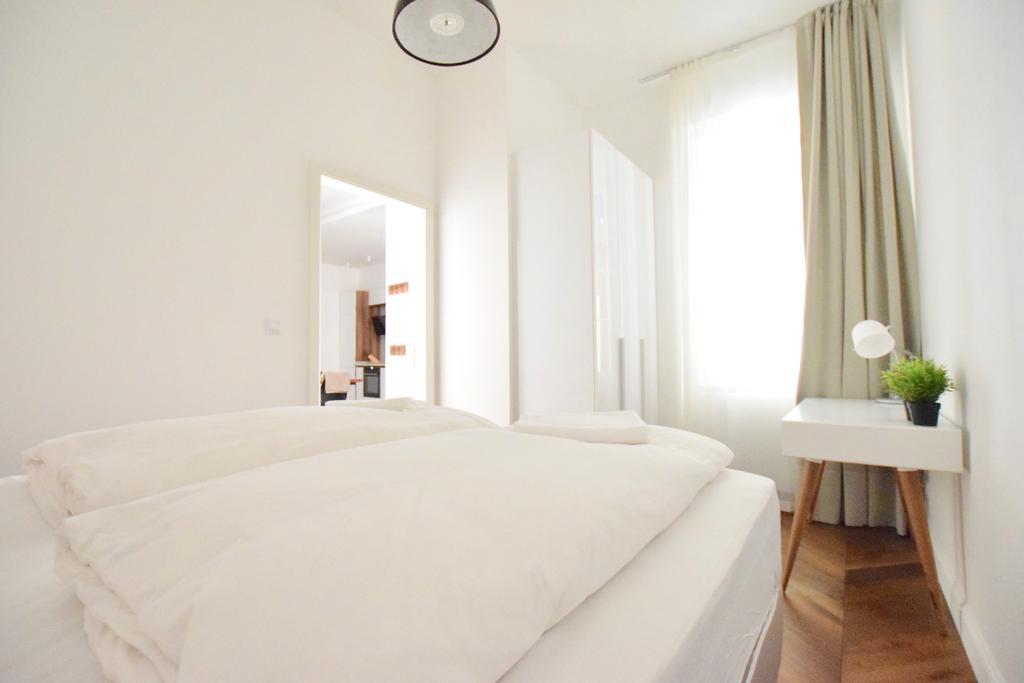Luxury Apartment By Hi5 - Szervita Suite Budapest Exteriör bild